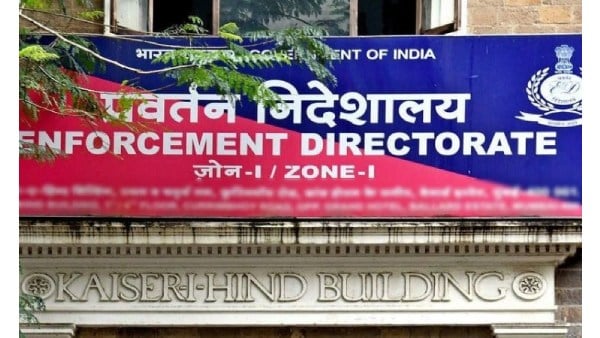 டெல்லி அமலாக்கத்துறை 30 இடங்களில் சோதனை.. மதுபான ஊழல் புகாரில் அமலாக்கத்துறை  அதிரடி ….