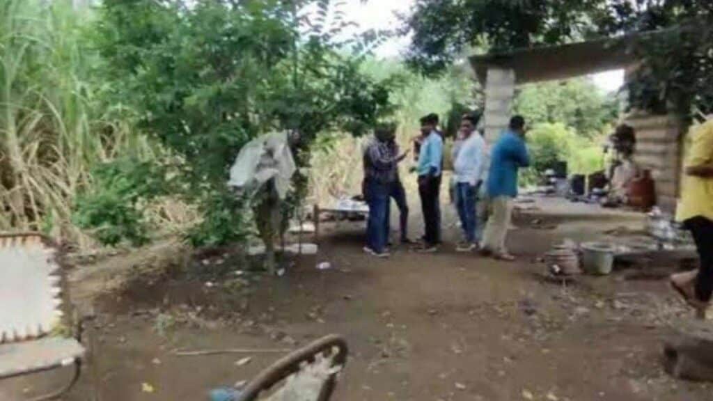 கேரளாவை தொடர்ந்து குஜராத்திலும்..!! 14 வயது சிறுமியை பெற்றோர்களே நரபலி கொடுத்த கொடூரம்..!!