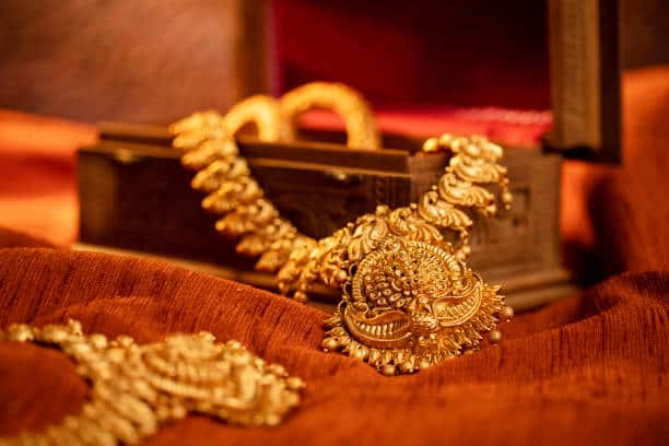 Gold Rate | நகை பிரியர்களுக்கு இன்ப அதிர்ச்சி… ஒரே நாளில் சவரனுக்கு ரூ. 1,520 சரிவு..!!