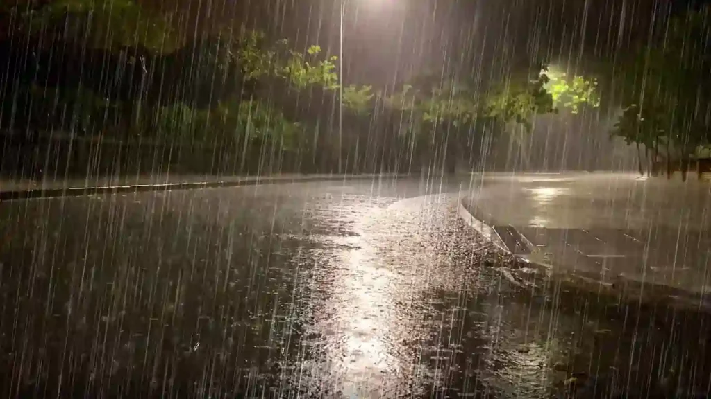 TN Rains | இன்று இரவு இந்த  மாவட்டங்களில் மழை வெளுத்து வாங்க போகுது..!! – வானிலை ஆய்வு மையம் அலர்ட்