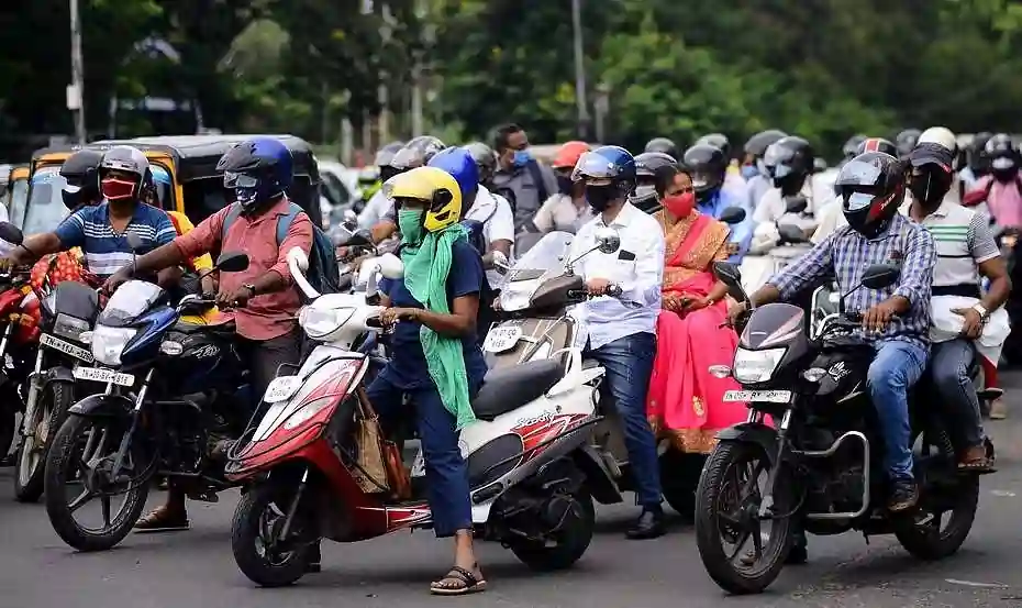 வாகன ஓட்டிகள் கவனத்திற்கு..!! அதிரடியாக வரப்போகும் புதிய விதிமுறைகள்..!! செலவு வைக்கப்போகும் மத்திய அரசு..!!