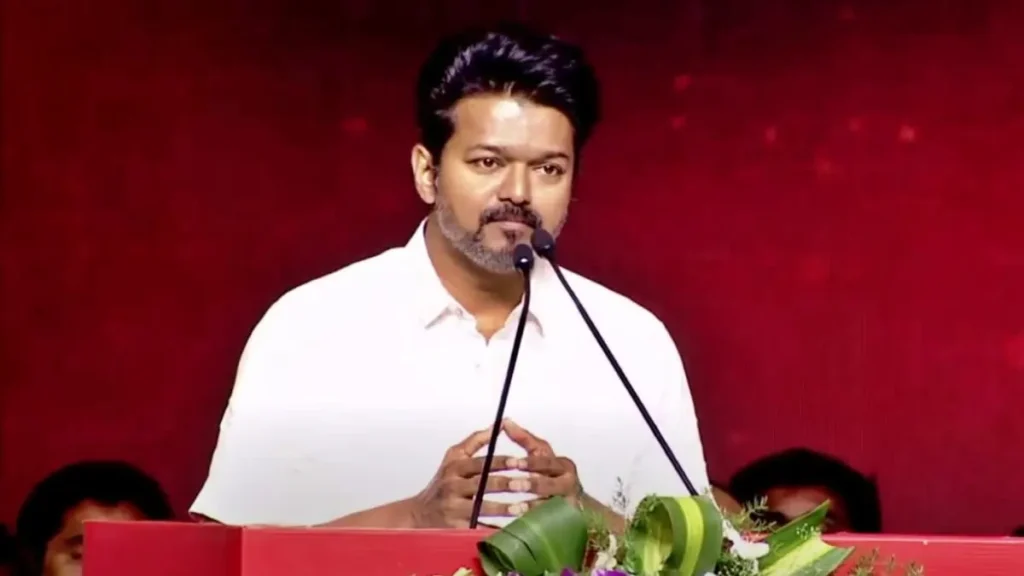 தயவுசெய்து இளைய காமராஜர் என்று அழைக்க வேண்டாம்.. தவெக விழாவில் விஜய் வேண்டுகோள்..