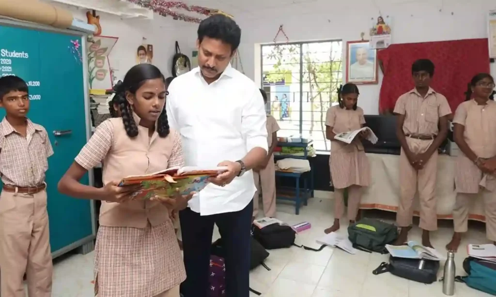 தனியார் பள்ளிகளில் ஏழை மாணவர்களுக்கு இலவச கல்வி..!! அமைச்சர் அன்பில் மகேஷ் சொன்ன முக்கிய தகவல்..!!