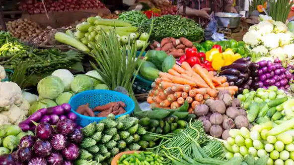 கோயம்பேடு மார்க்கெட்டில் பாதியாய் குறைந்த காய்கறி விலை..!! குஷியில் சென்னைவாசிகள்..