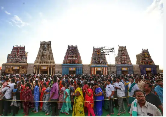திருப்பரங்குன்றம் மலை குமரனுக்கே சொந்தம்.. மதுரை முருகன் மாநாட்டில் 6 தீர்மானங்கள் நிறைவேற்றம்..!!