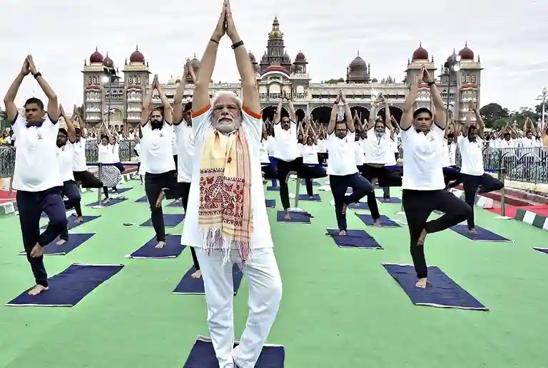pm modi yoga 11zon