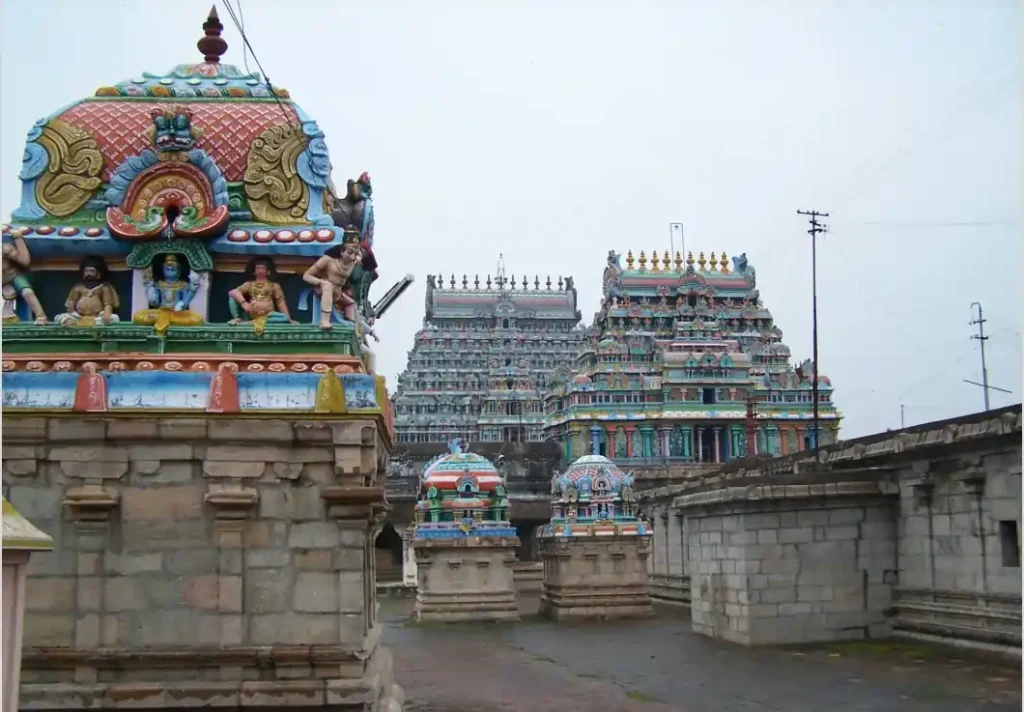 சிவபெருமானின் இரகசிய நடனமும்.. இசை மூவரின் புனித நிலமும்..!! திருவாரூர் தியாகராஜர் கோவில் பற்றி தெரியுமா..?