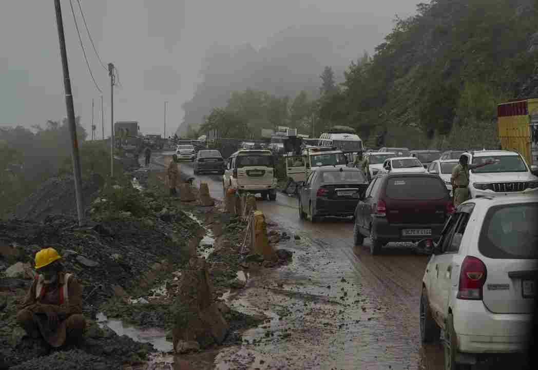 285 roads closed himachal 11zon