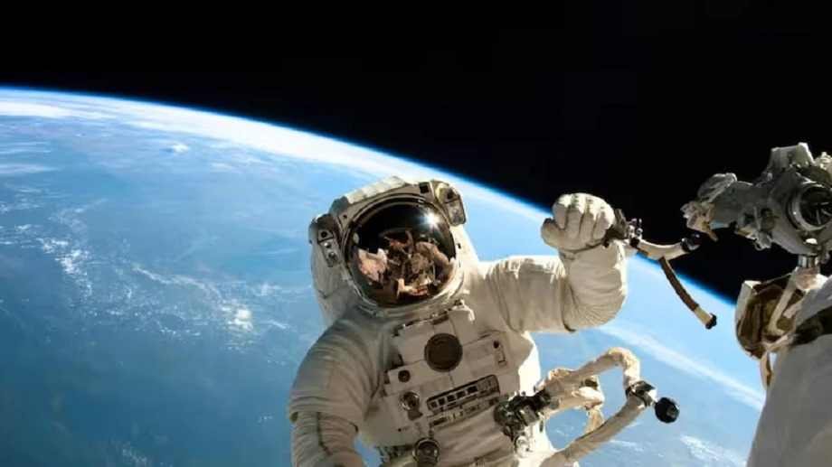 astronauts condoms 11zon