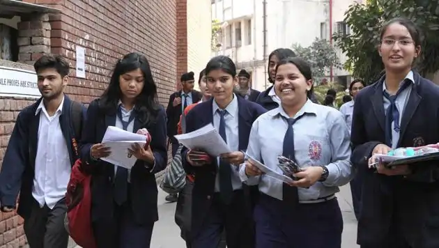 cbse examinations e58764d4 02aa 11e7 a2a9 8cc6a4d5973b இனி அனைத்து பள்ளிகளிலும் ‘ஆயில் போர்டு’ கட்டாயம்.. CBSE புதிய உத்தரவு.. எதற்காக தெரியுமா?