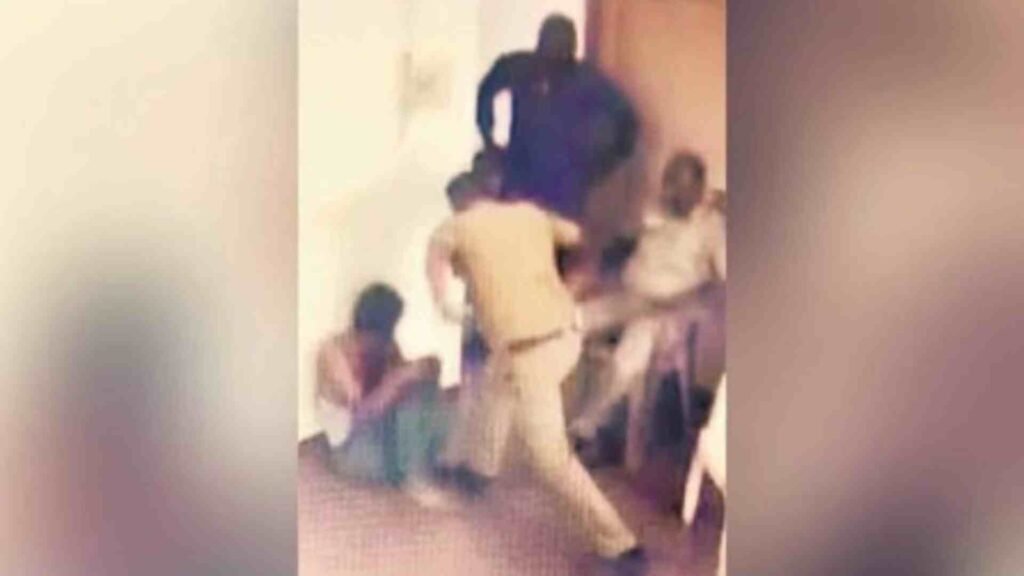 தமிழகத்தில் மீண்டும் ஒரு லாக் அப் தாக்குதல்!. ஸ்டேஷனில் வைத்து ஆட்டோ ஓட்டுநருக்கு பிரம்படி!. தேவதானப்பட்டி காவலர்கள் இடமாற்றம்!.