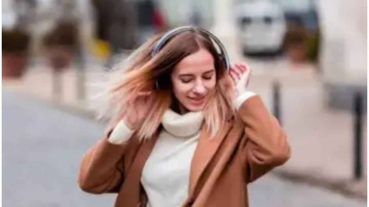 headphone warning 11zon