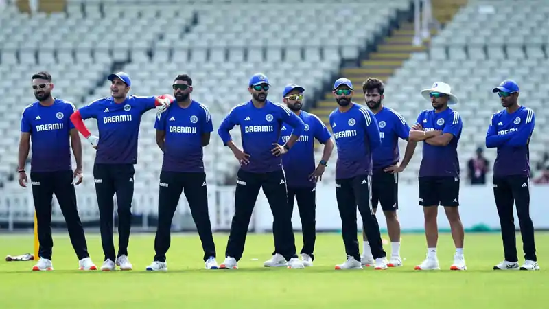 indian cricketers சந்தேகத்திற்கிடமான பார்சல்: இந்திய கிரிக்கெட் வீரர்கள் ஹோட்டலிலே இருக்க BCCI அறிவுறுத்தல்..!