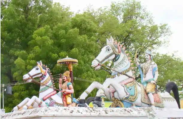 karuppasami அழகர்கோவிலின் காவல் தெய்வமாக கருப்பசாமி மாறிய கதை தெரியுமா..?