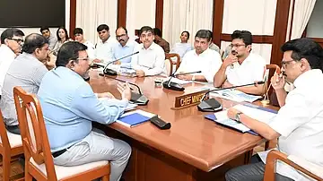 mks Stalin 2025 CM ஸ்டாலின் அதிரடி…! 10 துறைகளின் செயல்பாடுகள் குறித்து 4 மணி நேரம் தொடர் ஆய்வு…!