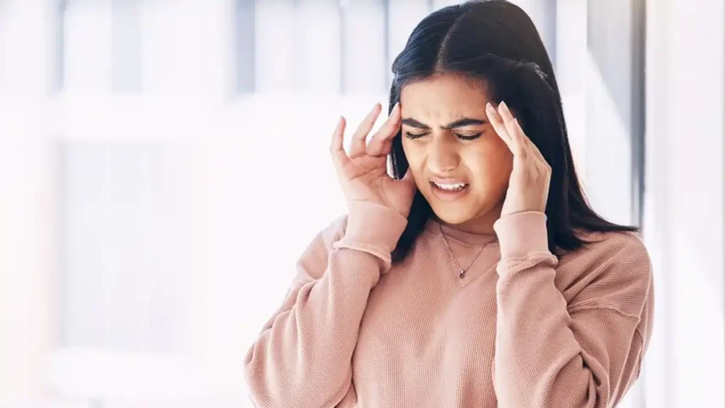 mn when to see a neurologist for a headache தலைவலின்னு ஈஸியா எடுத்துக்காதீங்க.. இது ஆபத்தான நோயின் அறிகுறியாக கூட இருக்கலாம்.. எச்சரிக்கும் நிபுணர்..