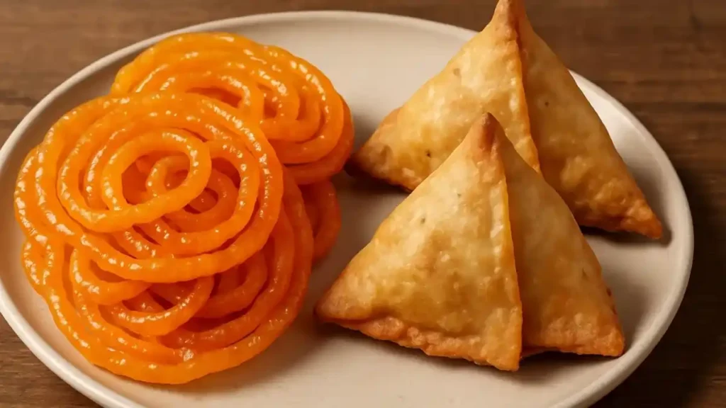 samosa jalebi 1752478550 1 இனி சமோசா, ஜிலேபிக்கும் சிகரெட்டை போலவே எச்சரிக்கை லேபிள்.. சுகாதார அமைச்சகம் அதிரடி..