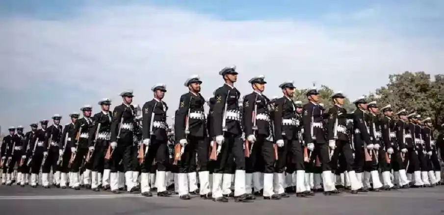 10 ஆம் வகுப்பு தேர்ச்சி போதும்! ரூ. 63,000 சம்பளம்! கடற்படையில் 1,266 காலியிடங்கள்..! உடனே அப்ளை பண்ணுங்க..!