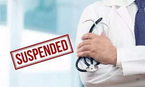 doctors supended 1 ஒழுங்காக வராதா அரசு மருத்துவர்கள் 51 பேர் பணி நீக்கம்…! அமைச்சர் அதிரடி முடிவு…!