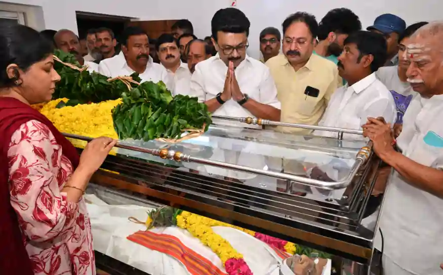stalin ilaganesan death “திருமணம் கூட செய்துகொள்ளாமல் பொதுவாழ்வுக்கு அர்ப்பணித்தவர்” முதல்வர் ஸ்டாலின் நேரில் அஞ்சலி…!