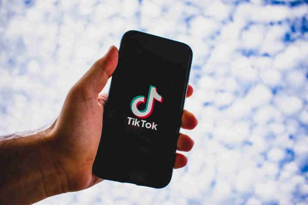 tiktok comeback in India 11zon இந்தியாவில் மீண்டும் கால் பதிக்கிறதா டிக்-டாக் செயலி?. உண்மை என்ன?.