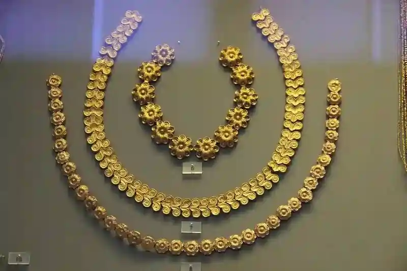 14 karat jewels 14 காரட் தங்கம் பற்றி தெரியுமா? ஒரு கிராம் இவ்வளவு தானா? நகைப்பிரியர்களே நோட் பண்ணுங்க!