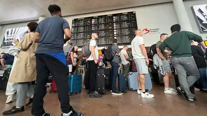 brussels airport after a cyberattack மிகப்பெரிய சைபர் தாக்குதல்.. லண்டன் உள்ளிட்ட பல நாடுகளில் விமான சேவை பாதிப்பு! பயணிகள் தவிப்பு!
