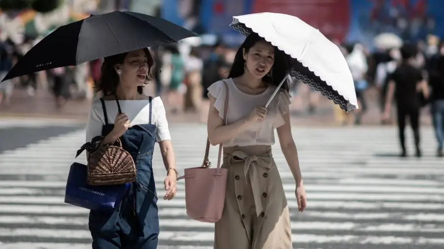 japan heatwave வெப்ப அலை பேரழிவை எதிர்கொள்ளும் உலகின் பழமையான நாடு! நூற்றுக்கணக்கானோர் பலி; ஏசியை பயன்படுத்தாத மக்கள்.. ஏன்?