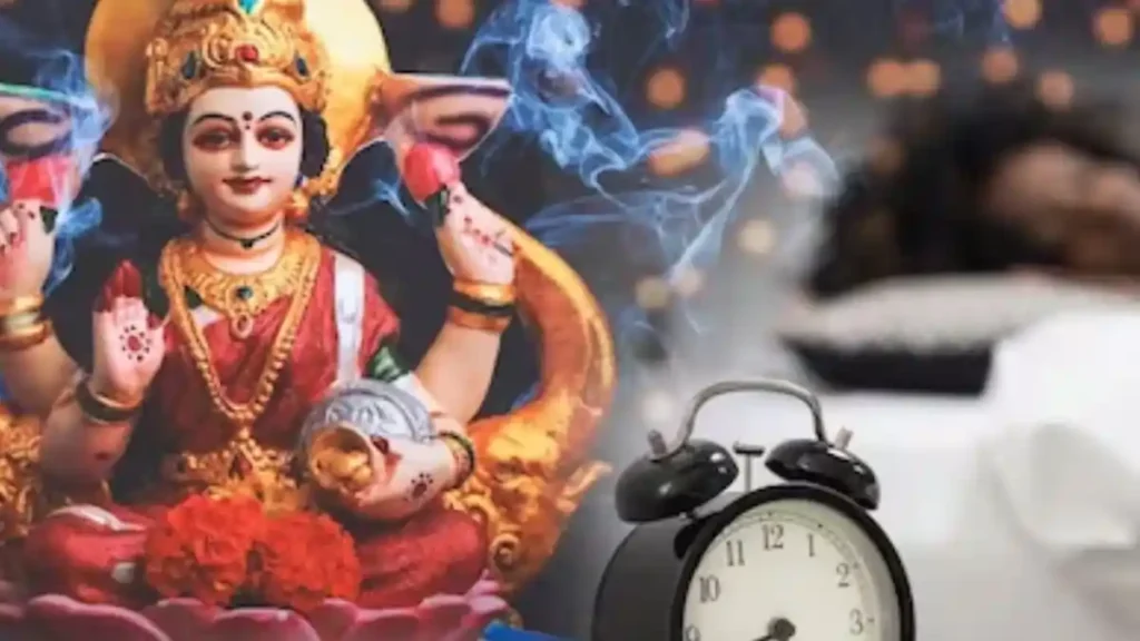 lakshmi idol வீட்டில் இந்த 5 இடங்களில் அமர்ந்து சாப்பிட்டால் லட்சுமி தேவி கோபமடைவார்! எங்கு உட்காரக்கூடாது என்று தெரியுமா?