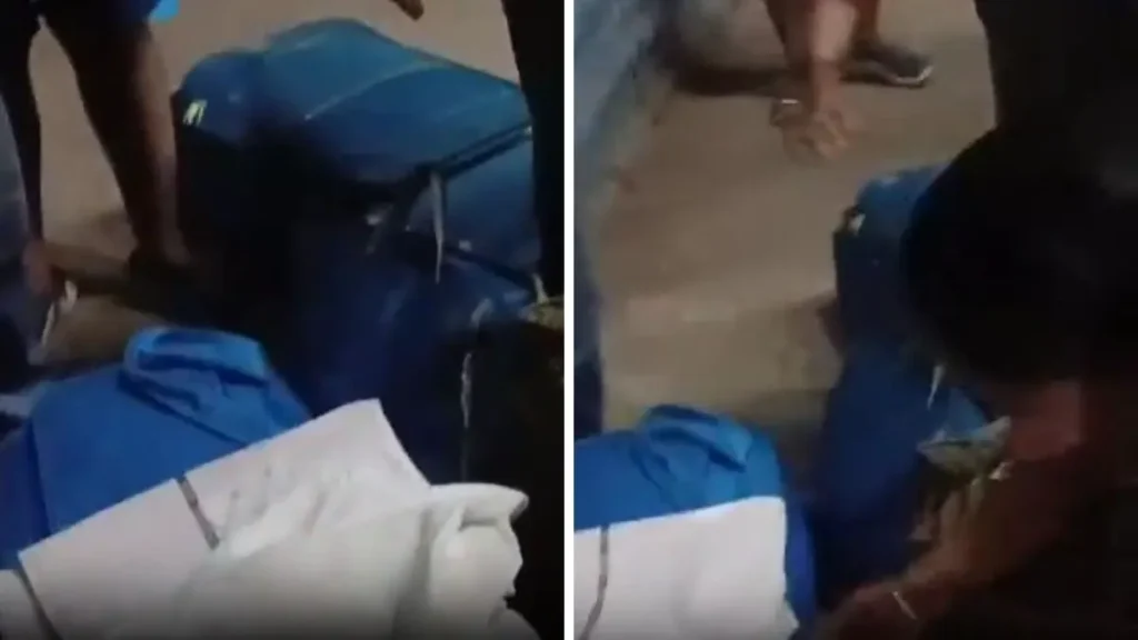 passengers in the 1st ac coach steal bedsheets towels photos debabrata sahoox 205341208 16x9 0 1 passengers in the 1st ac coach steal bedsheets towels photos debabrata sahoox 205341208 16x9 0 1