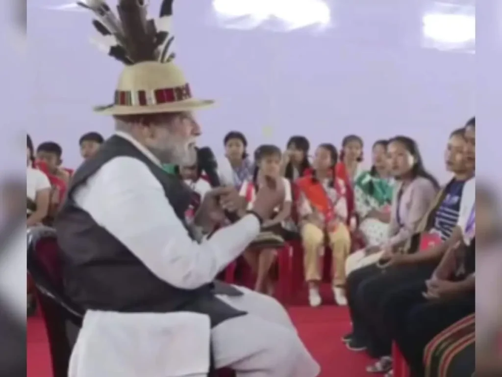 வன்முறை நடந்த 2 ஆண்டுகளுக்கு பின் முதல் முறையாக மணிப்பூர் சென்ற பிரதமர் மோடி.. பாதிக்கப்பட்ட மக்களை சந்தித்தார்!