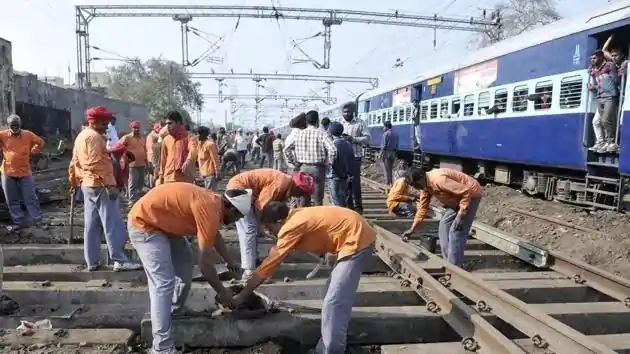 railway workers railway workers