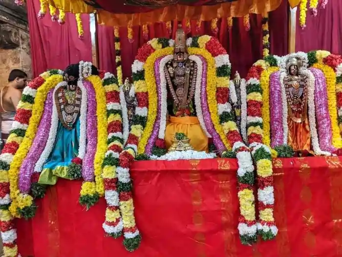 Perumal 2025 பெருமாளுக்கு எண்ணெய்யில் அபிஷேகம்.. அருமருந்து..!! இதன் சிறப்பு என்ன தெரியுமா..? சனிக்கிழமை இந்த கோயிலுக்கு போங்க..!!
