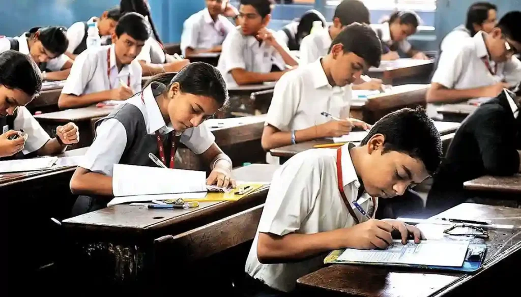 School 2025 1 பள்ளி மாணவர்களுக்கு செம குட் நியூஸ்..!! இனி 30 மார்க் எடுத்தாலே பாஸ்..!! அரசு வெளியிட்ட அதிரடி அறிவிப்பு..!!