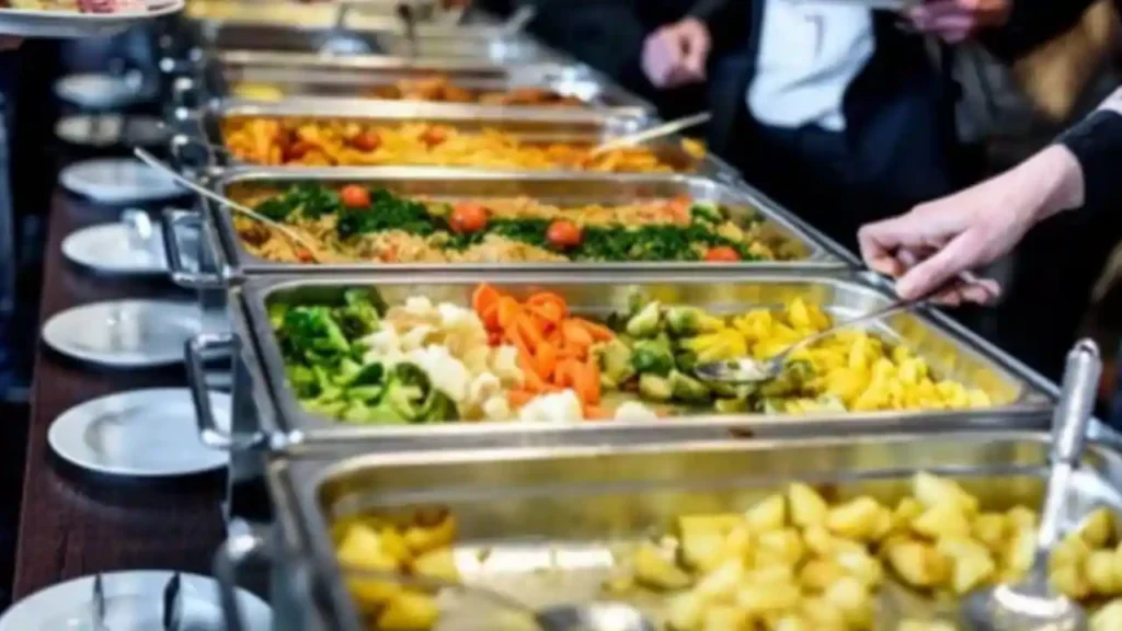 Swiss hotel buffet food பஃபே உணவுக்காக இந்தியர்களை அவமதித்த சுவிஸ் ஹோட்டல்!. உலகளாவிய சீற்றத்தை தூண்டிய அறிவிப்பு!. வைரலாகும் பதிவு!