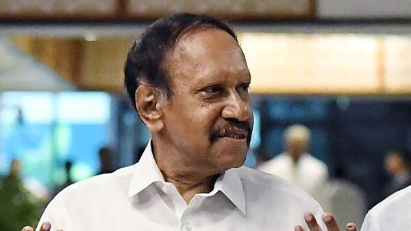 Thambi Durai Flash : அதிமுக MP தம்பிதுரை மருத்துவமனையில் அனுமதி.. என்ன ஆச்சு?