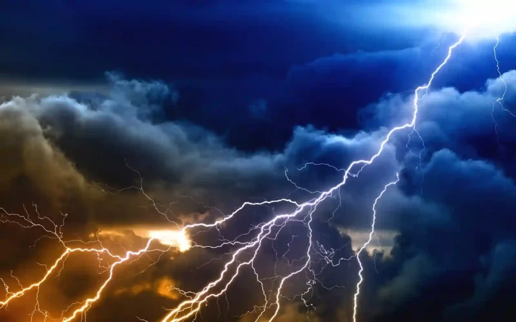 Thunderstorm 2025 மின்னல் தாக்கி 4 பெண்கள் உயிரிழப்பு…! மின்னல் வரும் நேரத்தில் இதை கவனத்தில் கொள்ள வேண்டும்…!