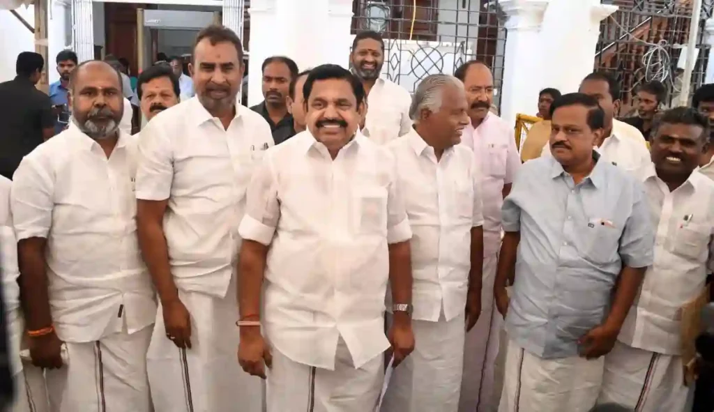 admk mlas அமைச்சர்கள் சொன்ன அந்த ஒரு வார்த்தை.. சட்டப்பேரவையில் கடும் அமளியில் ஈடுபட்ட அதிமுக எம்.எல்.ஏக்கள் வெளிநடப்பு..