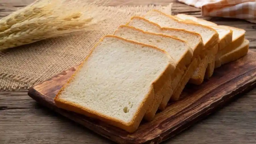 bread பிரட் சாப்பிடுவதால் புற்றுநோய் வருமா? பேக்கரி ஸ்னாக்ஸ் பிரியர்களே எச்சரிக்கை!