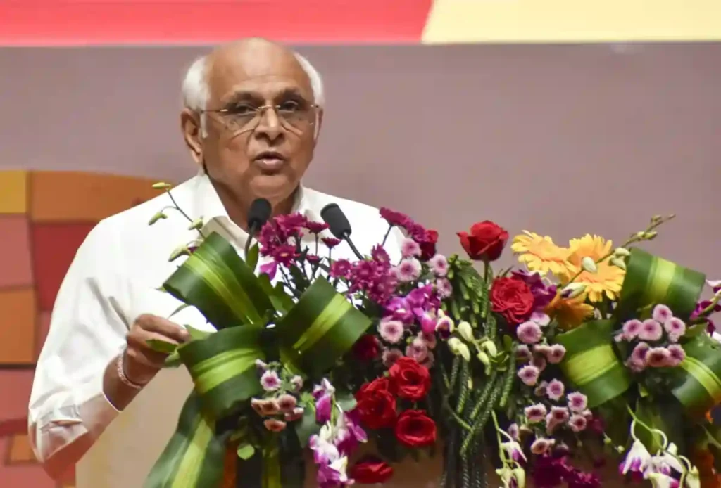 gujarat cm Breaking : முதலமைச்சரை தவிர அனைத்து அமைச்சர்களும் கூண்டோடு ராஜினாமா.. குஜராத்தில் பரபரப்பு..