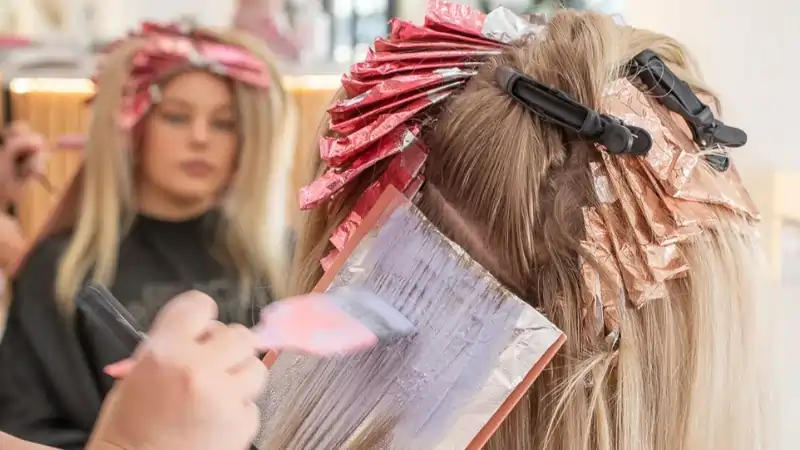 உஷார்!. ஒவ்வொரு மாதமும் ஹேர் கலர் பண்றீங்களா?. இந்த வகையான புற்றுநோய் தாக்கும் அபாயம்!. எப்படி தடுப்பது?