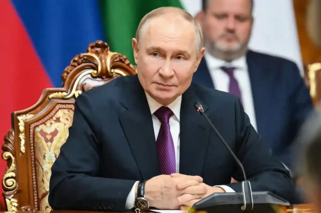 putin 38 பேரைக் கொன்ற அஜர்பைஜான் ஜெட்லைனரை வீழ்த்தியது ரஷ்யா தான்.. ஒருவழியாக ஒப்புக்கொண்ட புடின்!