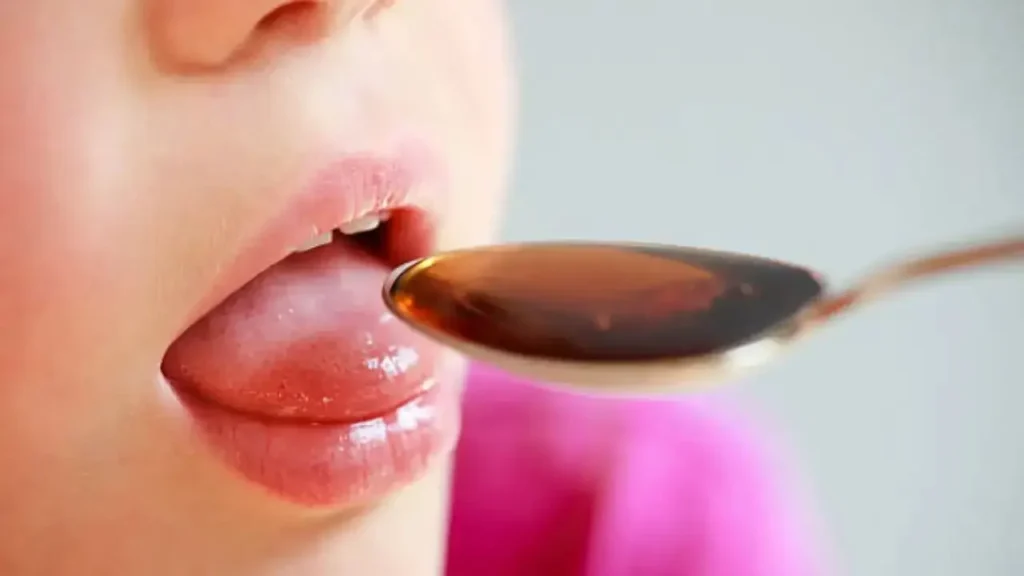 syrup nn 1 குழந்தைகளுக்கு இருமல் சிரப்கள் தேவையில்லை; அவை இருமலை குணப்படுத்தாது; டாப் மருத்துவர் சொன்ன முக்கிய தகவல்!