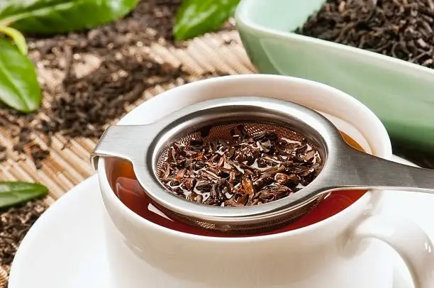 tea filter stained தேநீர் வடிகட்டி கறையா இருக்கா?. இந்த டிப்ஸை டிரை பண்ணுங்க!. நொடிகளில் பளபளக்கும்!