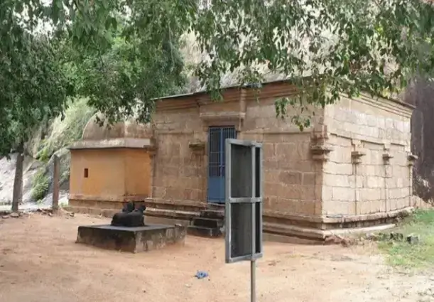 temple 1 1 1 1300 ஆண்டுகள் பழமையான தேவர்மலை குடைவரை சிவன் கோயில்.. வருடம் முழுவதும் தண்ணீர் கொட்டும் அதிசயம்..!!