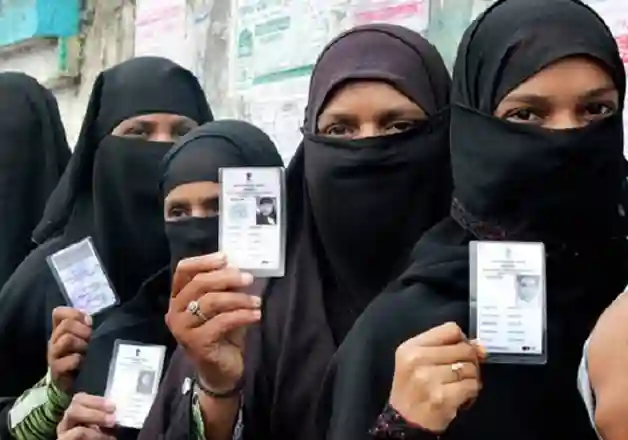 vote brkha 2025 பர்தா அணிந்து ஓட்டு போட வரும் பெண்களை அடையாளம் காண சிறப்பு ஏற்பாடு…! தேர்தல் ஆணையம் அறிவிப்பு…!