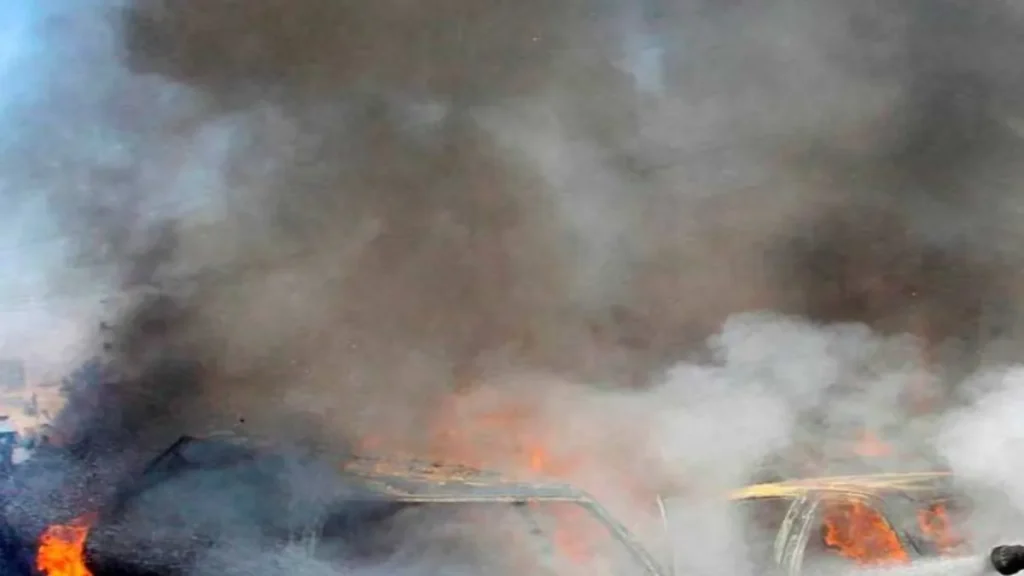 Flash : டெல்லியில் 2-வது குண்டுவெடிப்பு?  ரேடிசன் ஹோட்டல் அருகே பலத்த வெடிப்பு சத்தம் கேட்டதால் பீதி..