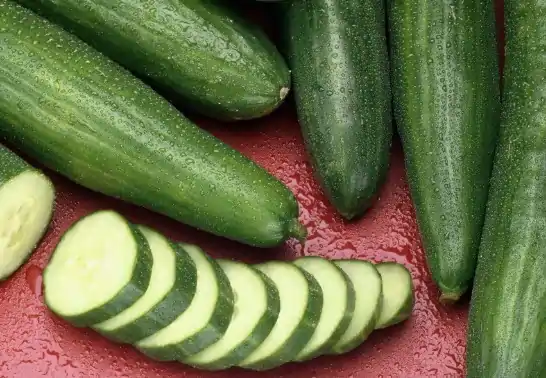 வெள்ளரிக்காய் நல்லது தான்.. ஆனால்  யாரெல்லாம் சாப்பிடக்கூடாது தெரியுமா..?