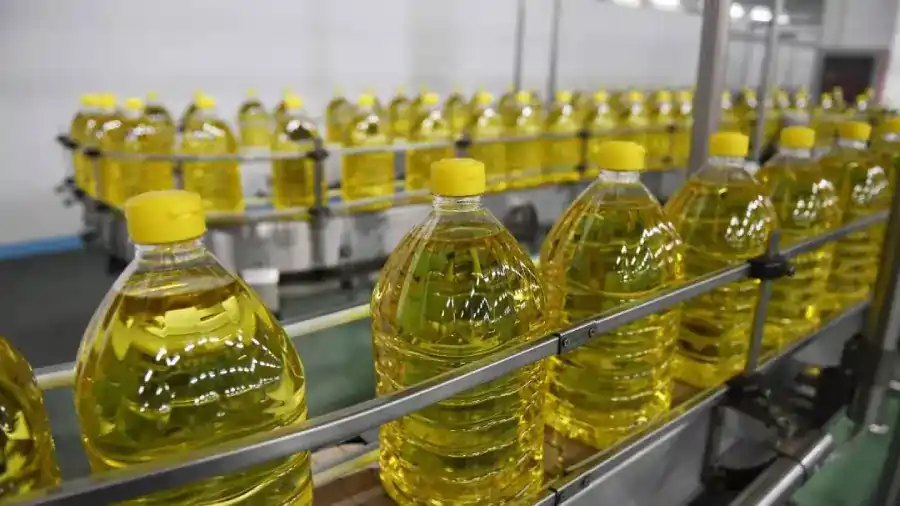 பெண்களுக்கு மிகப்பெரிய குட்நியூஸ்..! 2026க்குள் சமையல் எண்ணெய் விலை குறையப் போகுது! எவ்வளவு தெரியுமா?