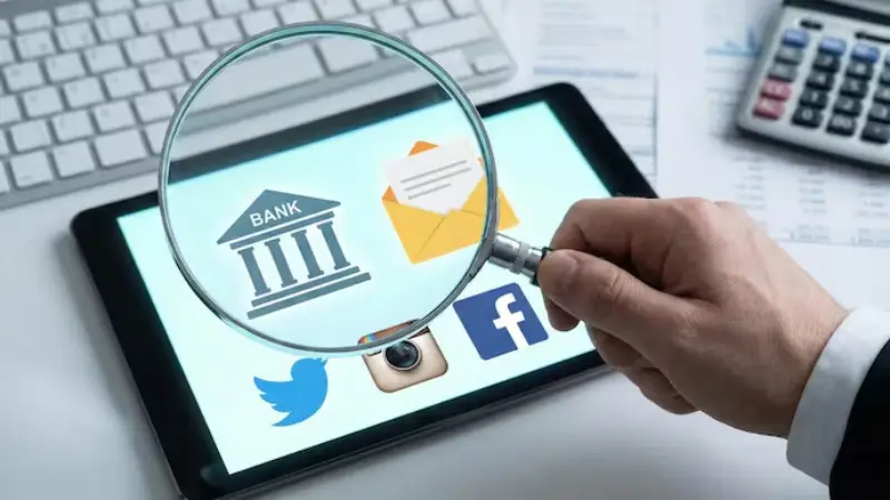 Fact Check : வருமான வரி அதிகாரிகள் உங்கள் வங்கி & சமூக ஊடகக் கணக்குகளை அணுகுவார்களா? உண்மை என்ன? PIB விளக்கம்..!